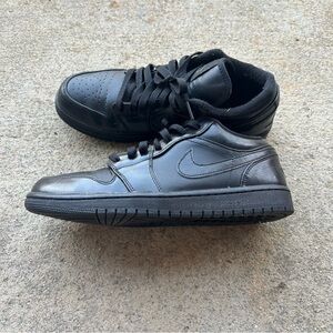 Air Jordan 1 Low 'Triple Black'
